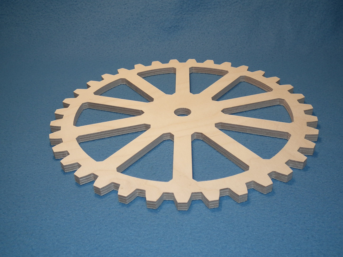 Dekoratives Holzzahnrad Steampunk Durchmesser 30 cm