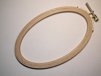 Stickrahmen oval aus Buchenholz