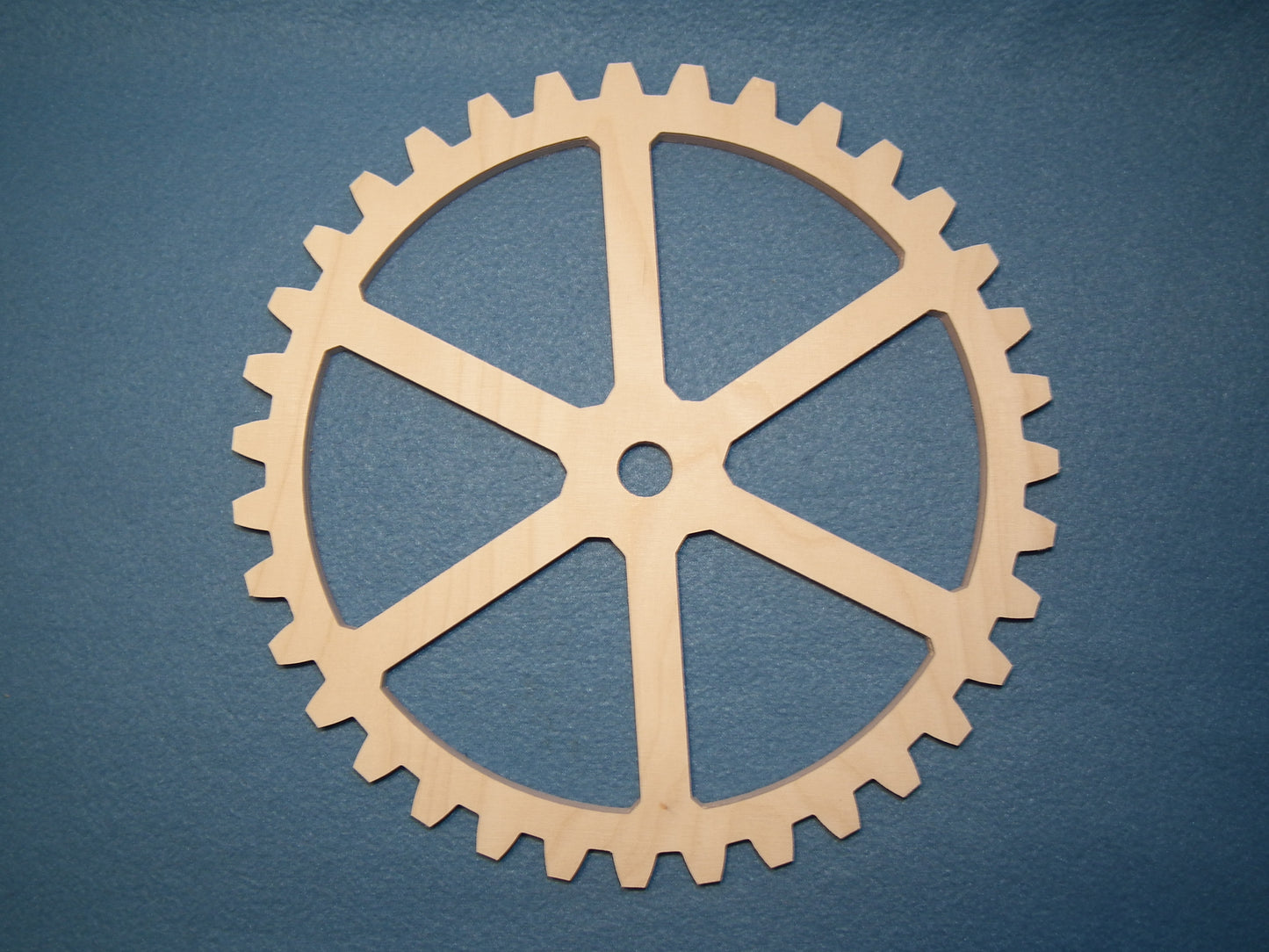 Dekoratives Holzzahnrad Steampunk Durchmesser 30 cm