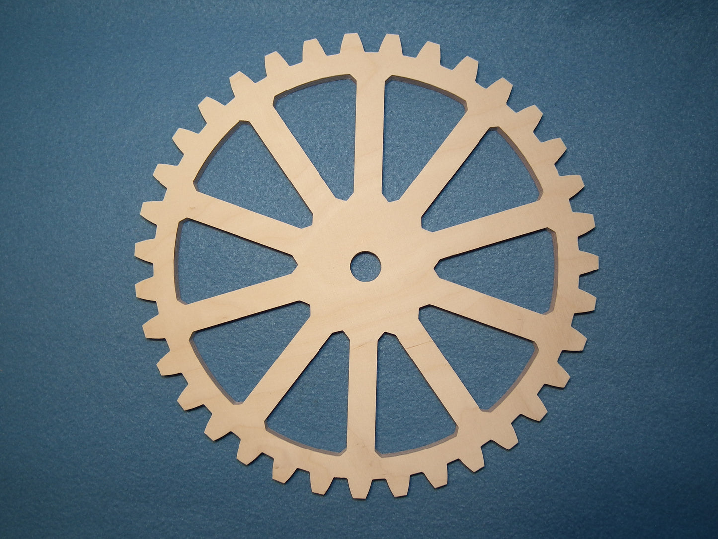 Dekoratives Holzzahnrad Steampunk Durchmesser 30 cm