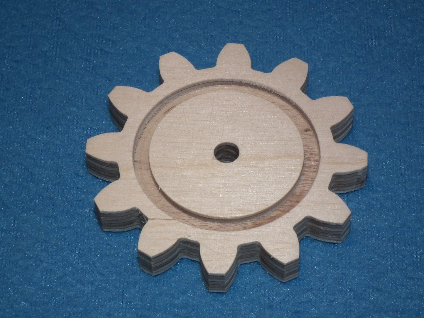 Holzzahnrad 12 Zähne Durchmesser 6,8 cm
