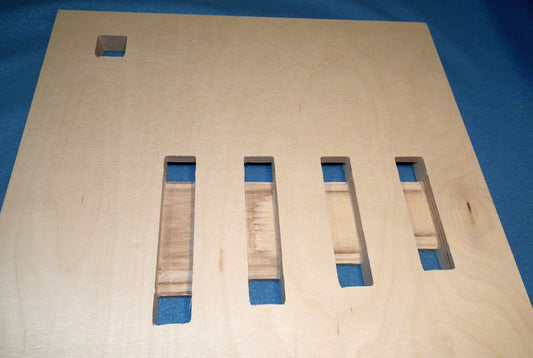 Spielfläche aus Holz für Fingerschlag Automat Selbstbau DIY Maker Fingerschläger