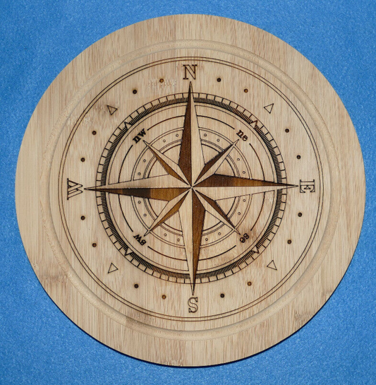 Nautischer Kompass fein gelasert auf einer Bambus Holzscheibe 28cm Durchmesser