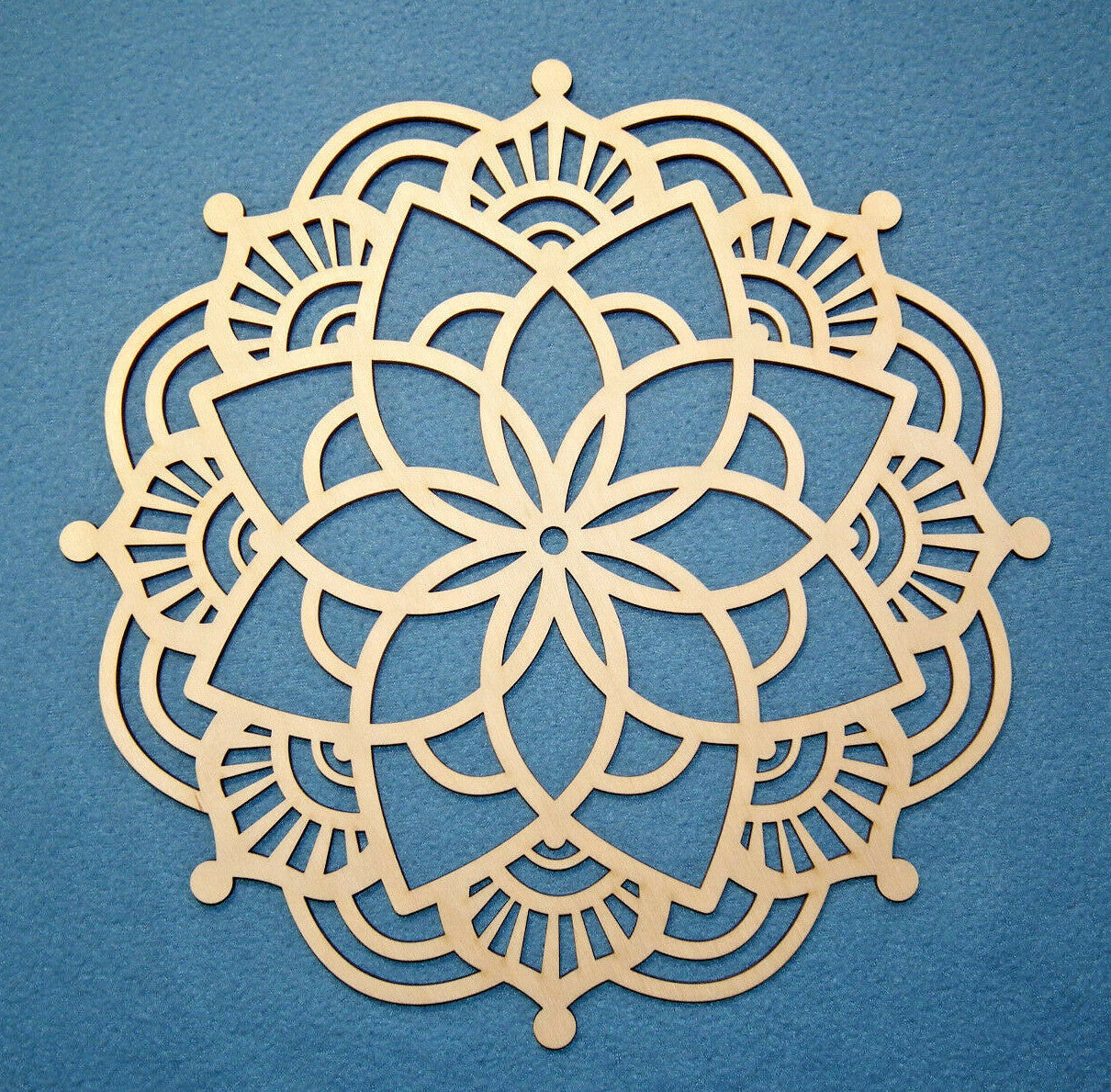 Wandtattoo Mandala filigran aus Holz 28 cm Durchmesser