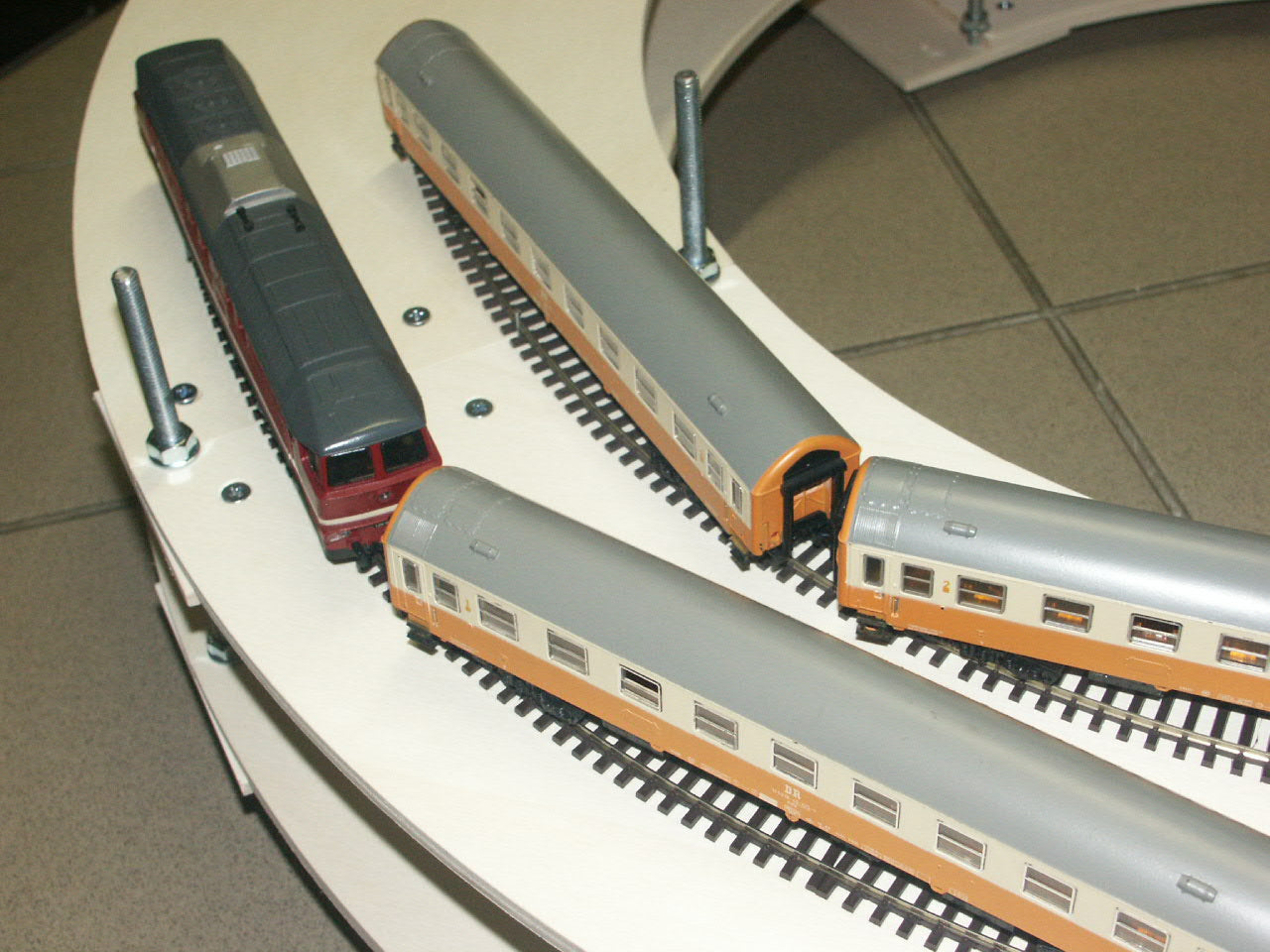 Gleiswendel Spur H0 Modellbahn Zweigleis 2,5 Ebenen mit An- und Abfahrt
